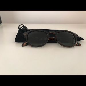 NEVER WORN BEFORE QUAY AUSTRALIA SUNGLASSES